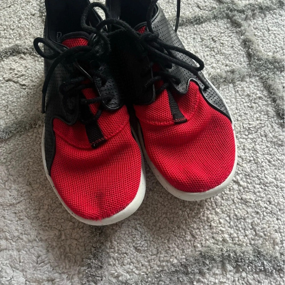 Nike Jordan Eclipse BG Style# 724042-018 black red white knit sneakers boys 5Y - Picture 6 of 11